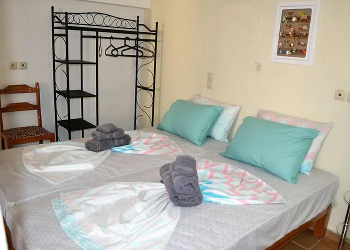 Marilia Poolside Apartment